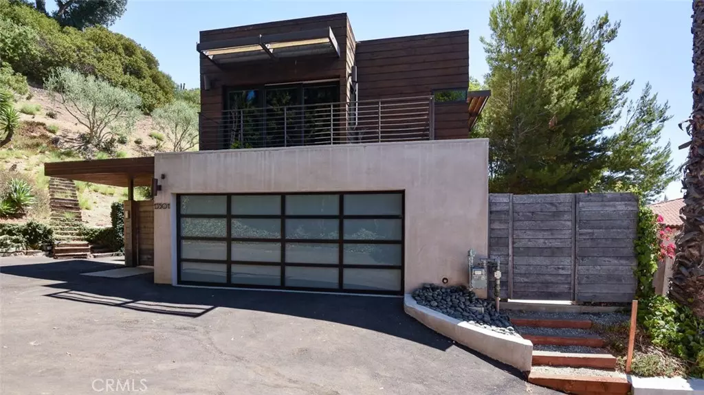 Brentwood, CA 90049,13501 Bayliss