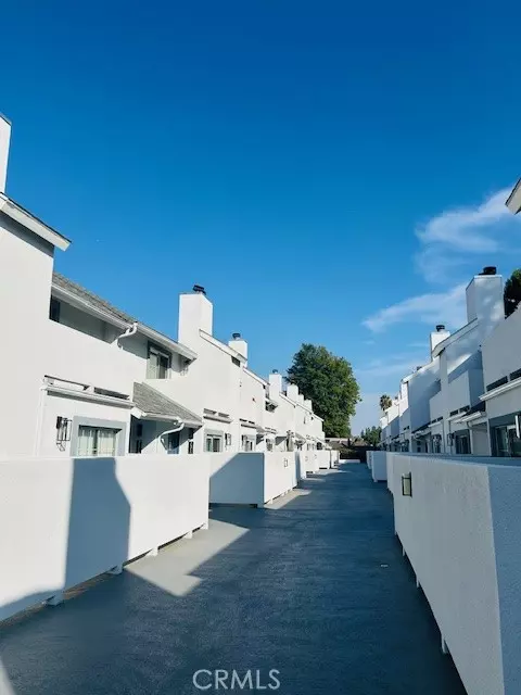 Van Nuys, CA 91406,7304 Balboa BLVD #C