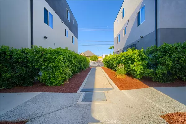 1427 S New Hampshire AVE, Los Angeles, CA 90006