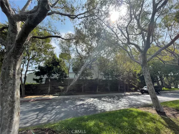 Huntington Beach, CA 92648,19686 Surfbreaker LN