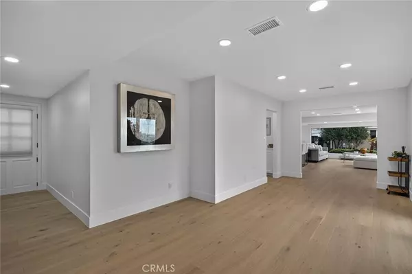 Newport Beach, CA 92663,233 Santa Ana