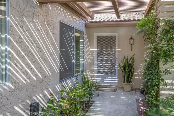 Laguna Woods, CA 92637,3255 San Amadeo #B