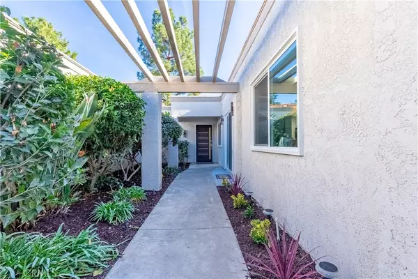 Laguna Woods, CA 92637,3470 Bahia Blanca W #B