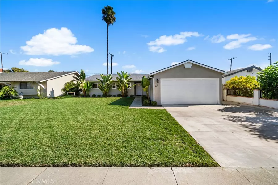 621 S Corta, Santa Ana, CA 92704