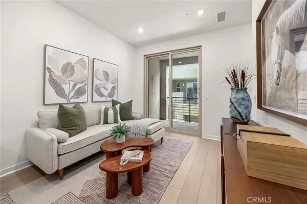 Placentia, CA 92870,1964 Via De La Luna