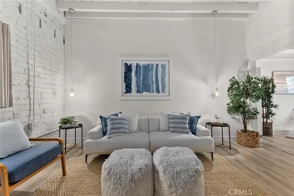 San Diego, CA 92101,941 W Hawthorn #9