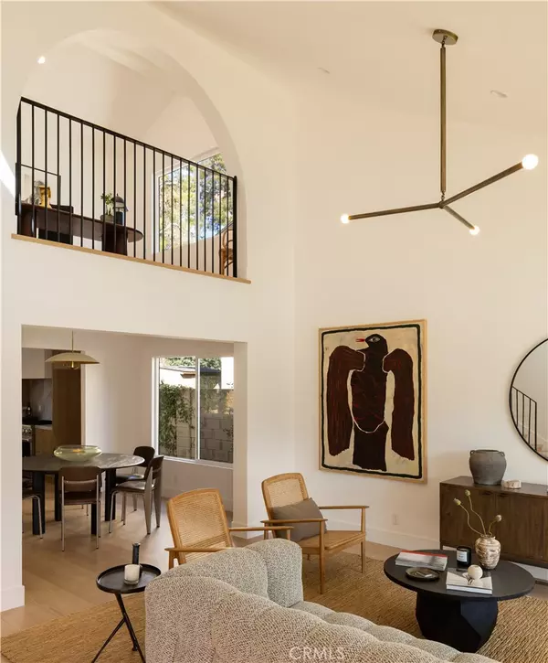 Costa Mesa, CA 92626,872 Liard