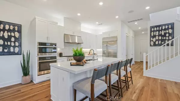 Montebello, CA 90640,725 Walnut TER