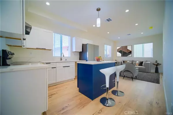 Los Angeles, CA 90011,632 E Adams BLVD