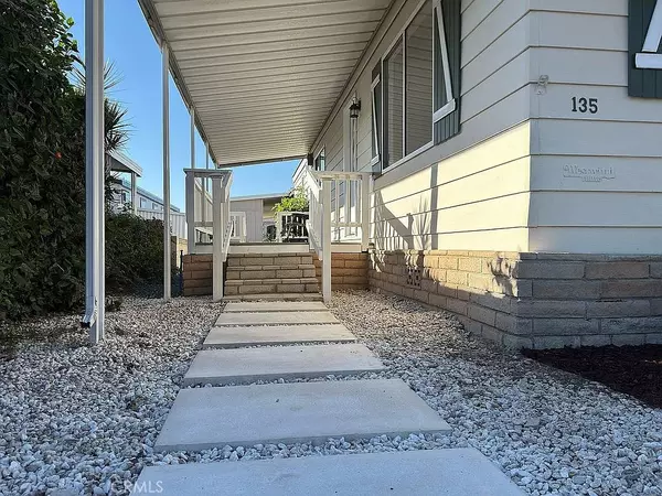 Irvine, CA 92618,14851 Jeffrey RD #135