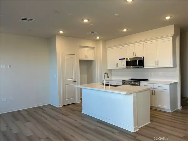 Westminster, CA 92683,7001 Solara WAY