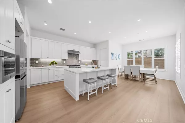 Irvine, CA 92618,118 Glydon