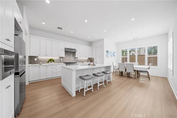 Irvine, CA 92618,118 Glydon