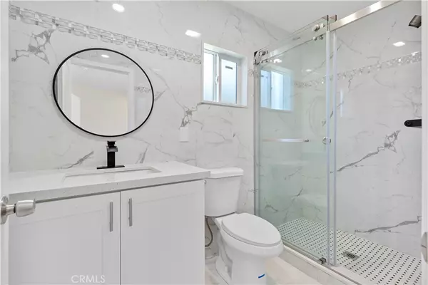 Santa Ana, CA 92703,14376 Euclid #1-4