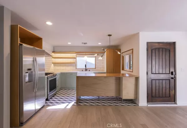 Los Angeles, CA 90065,336 Museum DR