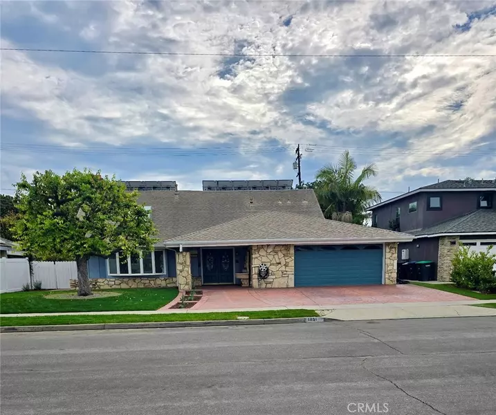 1851 Pitcairn, Costa Mesa, CA 92626