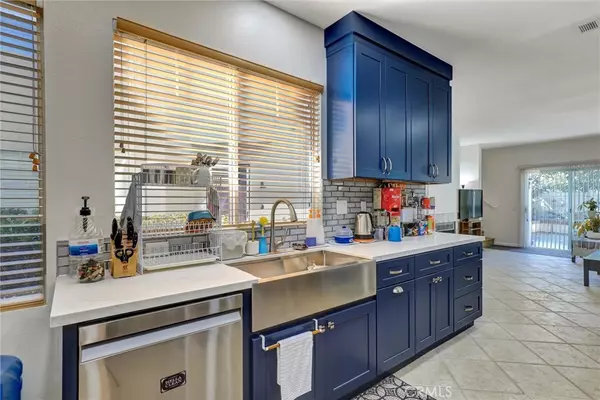 Aliso Viejo, CA 92656,9 Mosaic