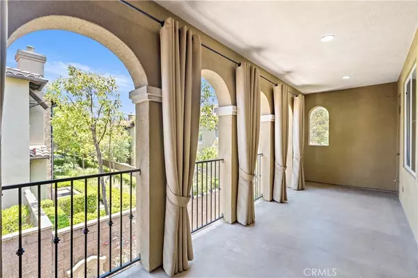 Irvine, CA 92603,221 Lonetree