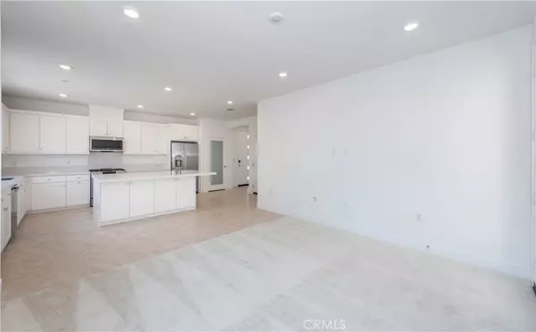 Irvine, CA 92618,363 Proctor