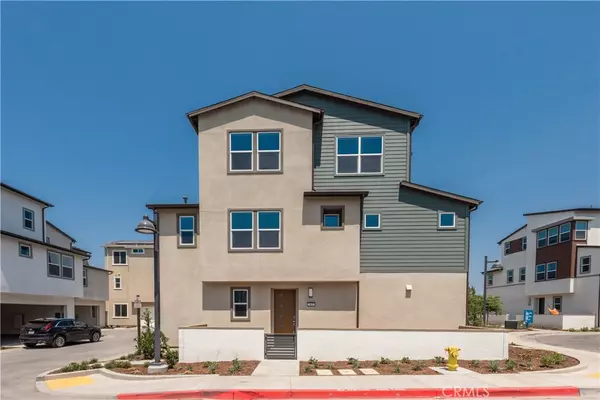 363 Proctor, Irvine, CA 92618