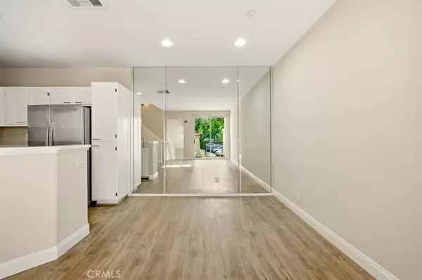 Irvine, CA 92618,3002 Cherrywood