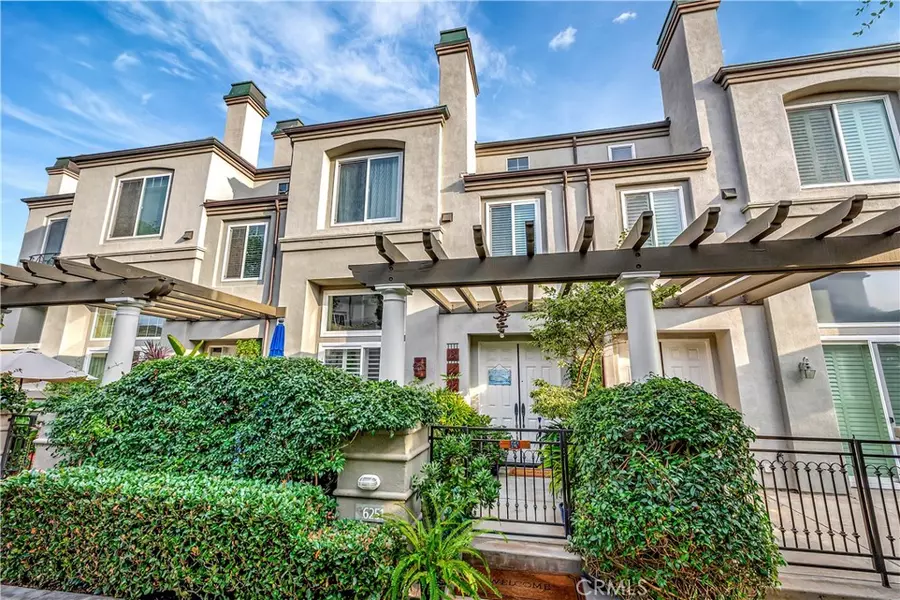 6251 Surfpoint Cir, Huntington Beach, CA 92648