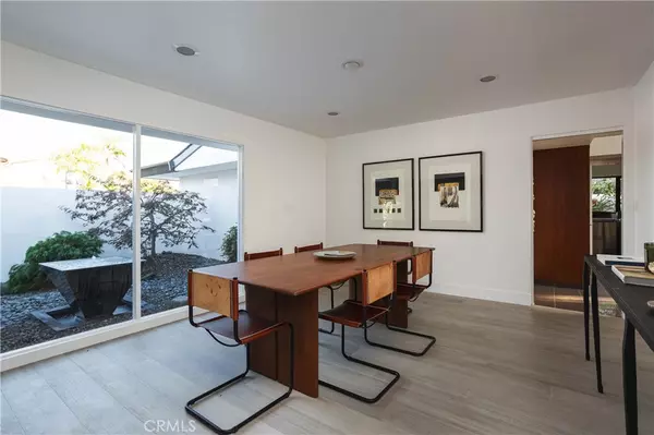 Newport Beach, CA 92660,1001 Nottingham RD