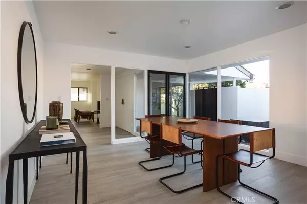 Newport Beach, CA 92660,1001 Nottingham RD