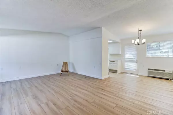 Laguna Woods, CA 92637,335 Avenida Sevilla #B