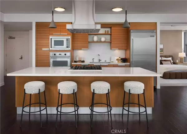 Santa Ana, CA 92707,9 MacArthur Place #508