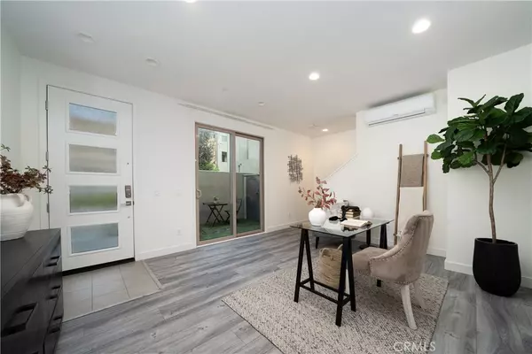 Irvine, CA 92618,217 Magnet