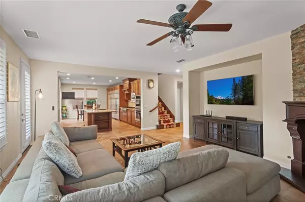 Santa Ana, CA 92704,1858 W Meadowbrook