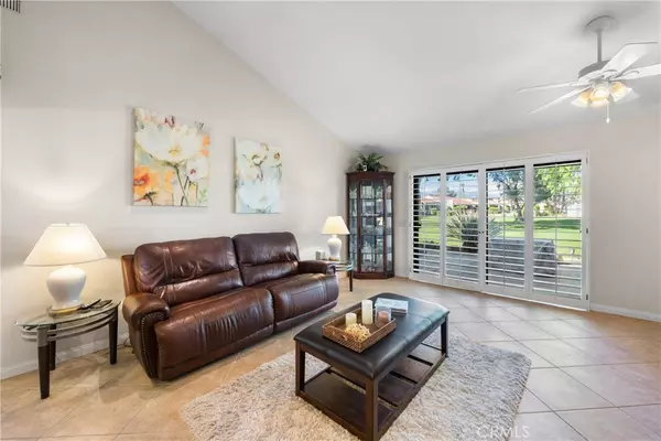 Palm Desert, CA 92211,77479 Sawgrass