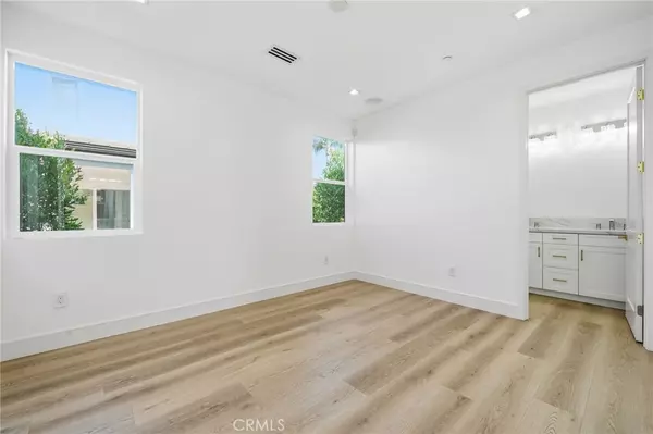 Costa Mesa, CA 92627,317 Rochester #B