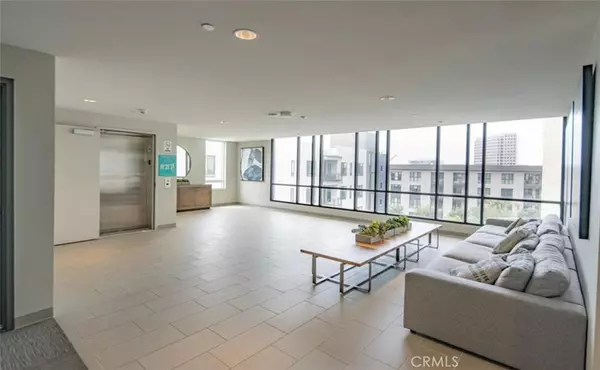 Irvine, CA 92612,2522 Nolita