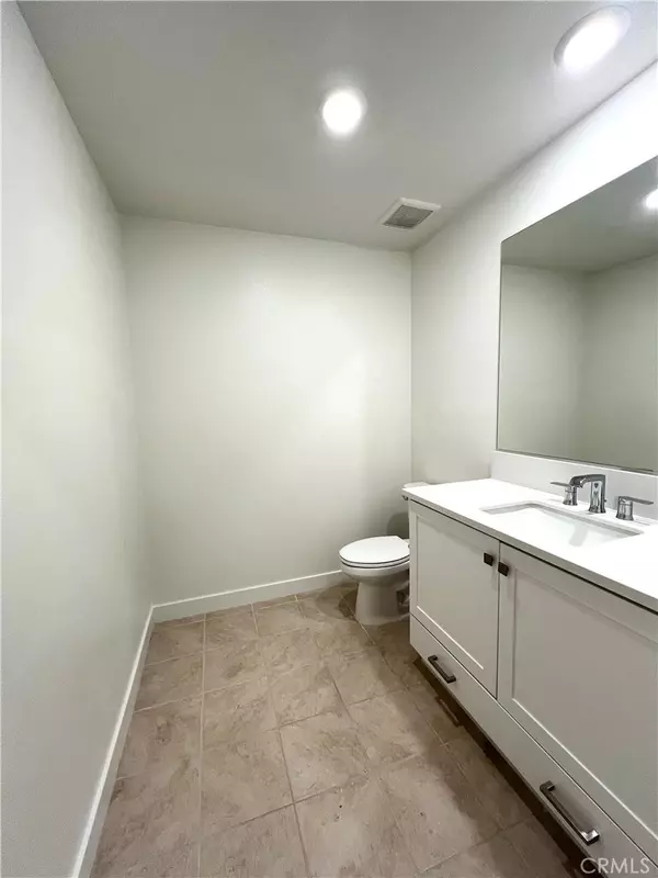 Anaheim, CA 92801,1645 W Lincoln AVE #101