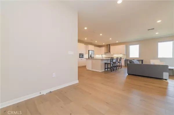 Irvine, CA 92612,135 Bowery