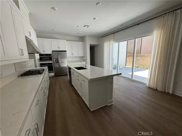 Irvine, CA 92618,228 KNOT