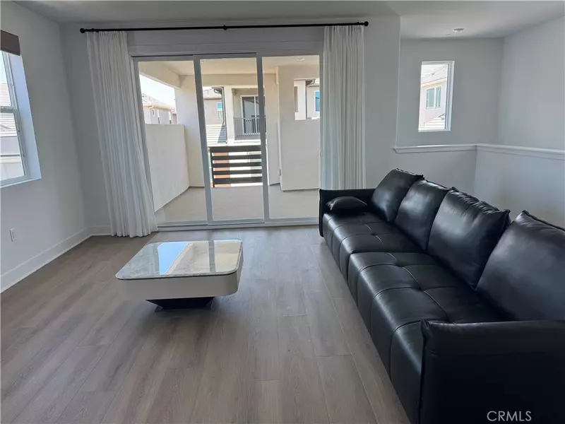 228 KNOT, Irvine, CA 92618