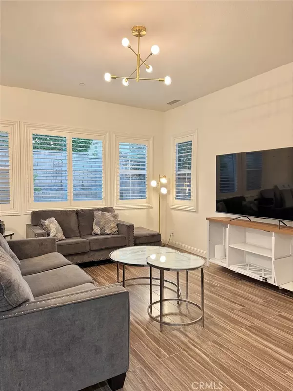 Lake Forest, CA 92630,22 Lark