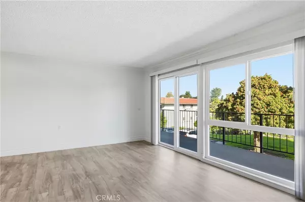 Laguna Woods, CA 92637,2266 Via Puerta #A