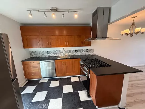 Westminster, CA 92683,8070 Worthy