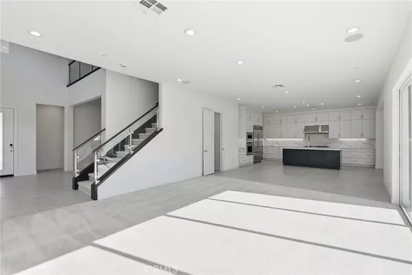 Lake Forest, CA 92630,101 Red Oak