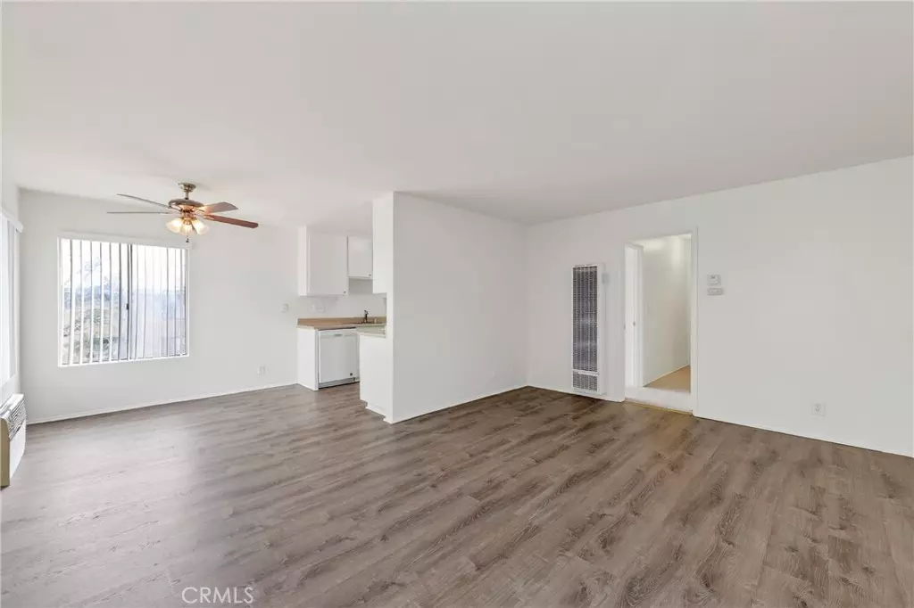 Bellflower, CA 90706,16205 Cornuta Ave #7