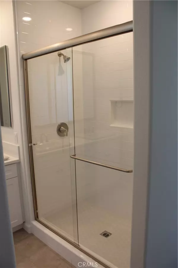 Yorba Linda, CA 92886,18373 Iris LN