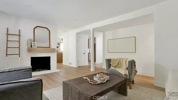 Anaheim, CA 92805,579 N Century