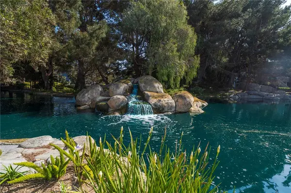 Huntington Beach, CA 92646,8182 Mainsail DR #202