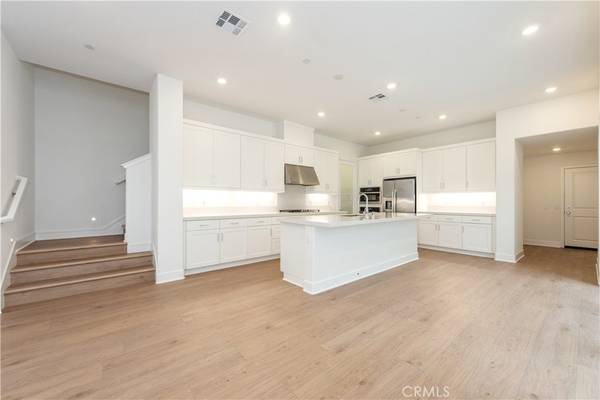 Irvine, CA 92618,435 Flycatcher