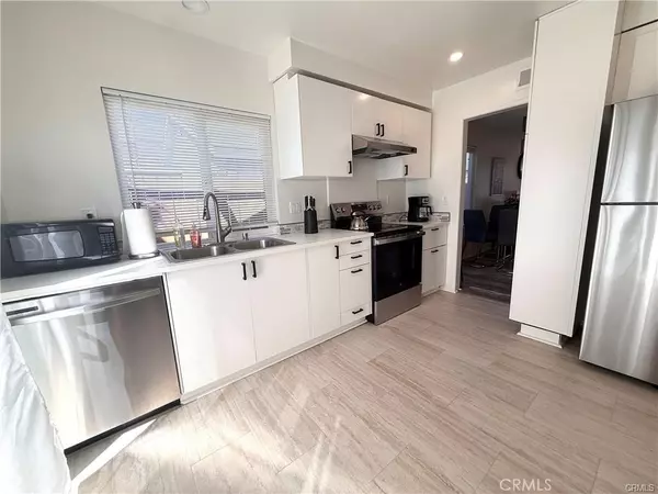 Irvine, CA 92604,14901 Waverly LN