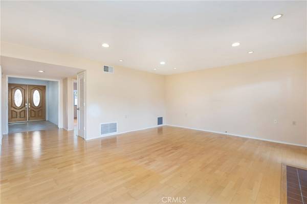 Laguna Woods, CA 92637,5058 Avenida Del Sol